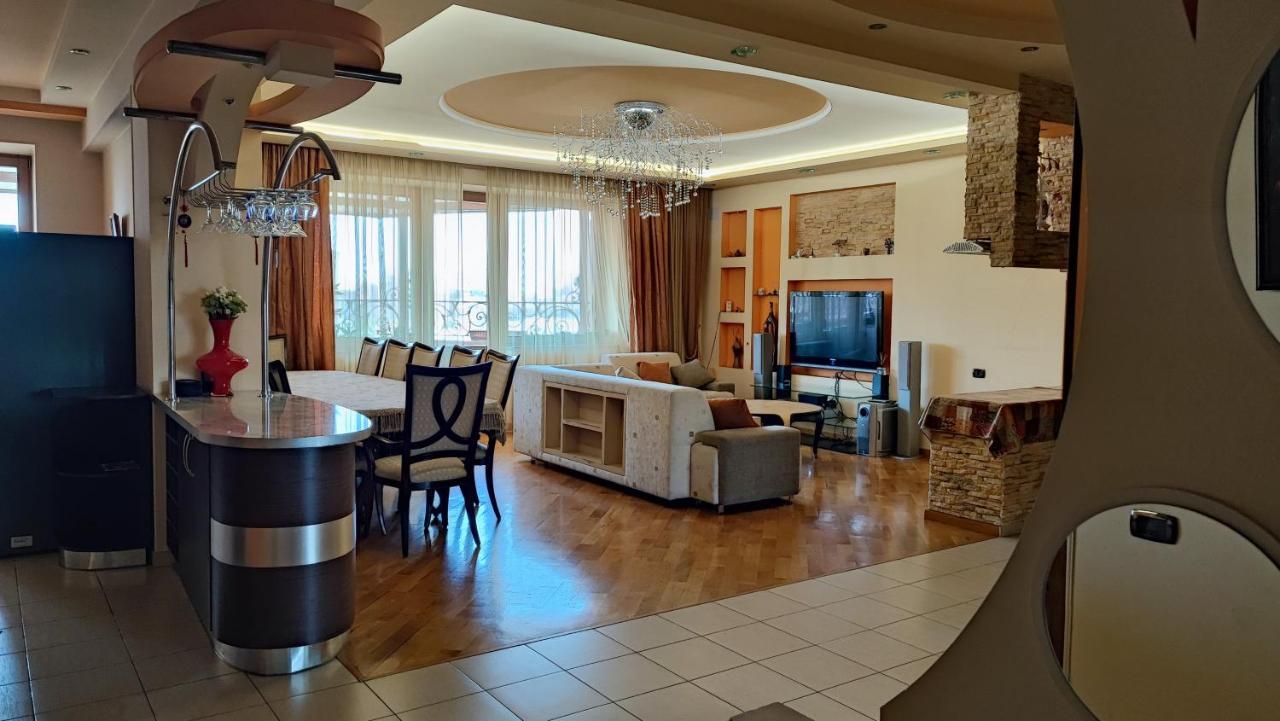 Luxury Apartment In The City Heart Erywań Zewnętrze zdjęcie