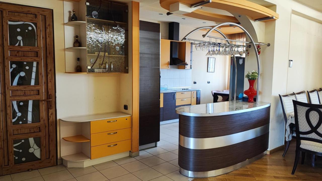 Luxury Apartment In The City Heart Erywań Zewnętrze zdjęcie